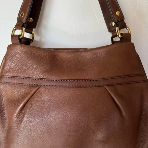 UGG Classic Triple Pocket Satchel Auburn Leather - Picture 4 of 16